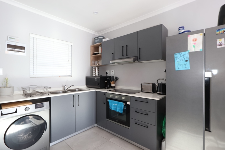 2 Bedroom Property for Sale in Parklands Western Cape